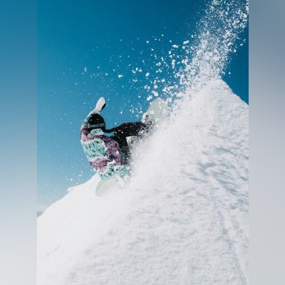 Burton Melter Jacket - Picture 12 of 12